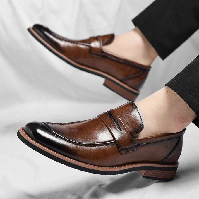 Les chaussures en cuir Metro classiques