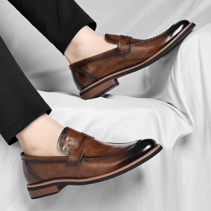 Les chaussures en cuir Metro classiques