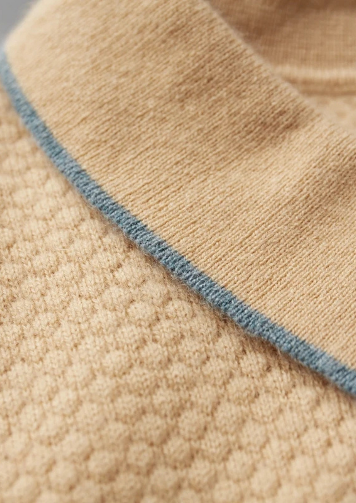 Polo bicolore en cachemire premium moutarde