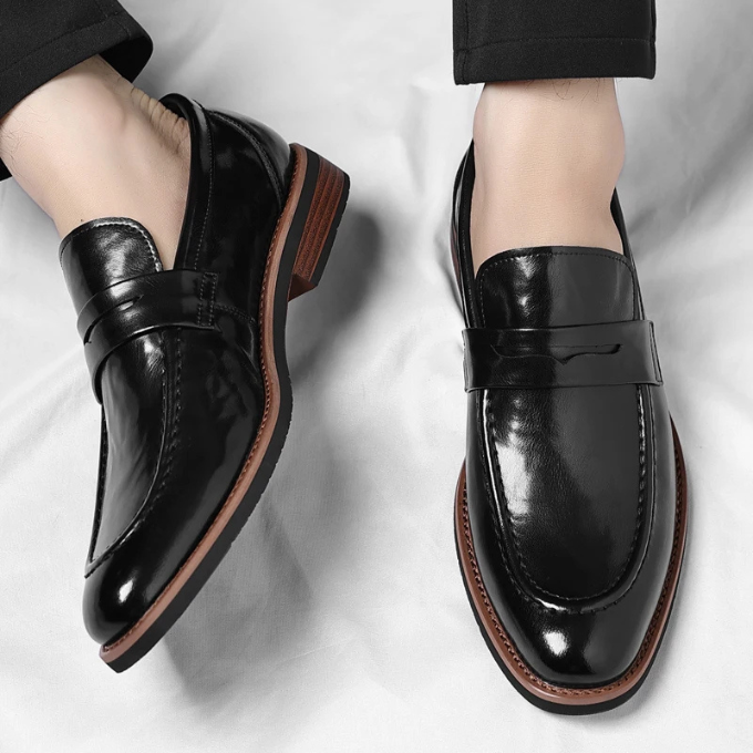 Les chaussures en cuir Metro classiques