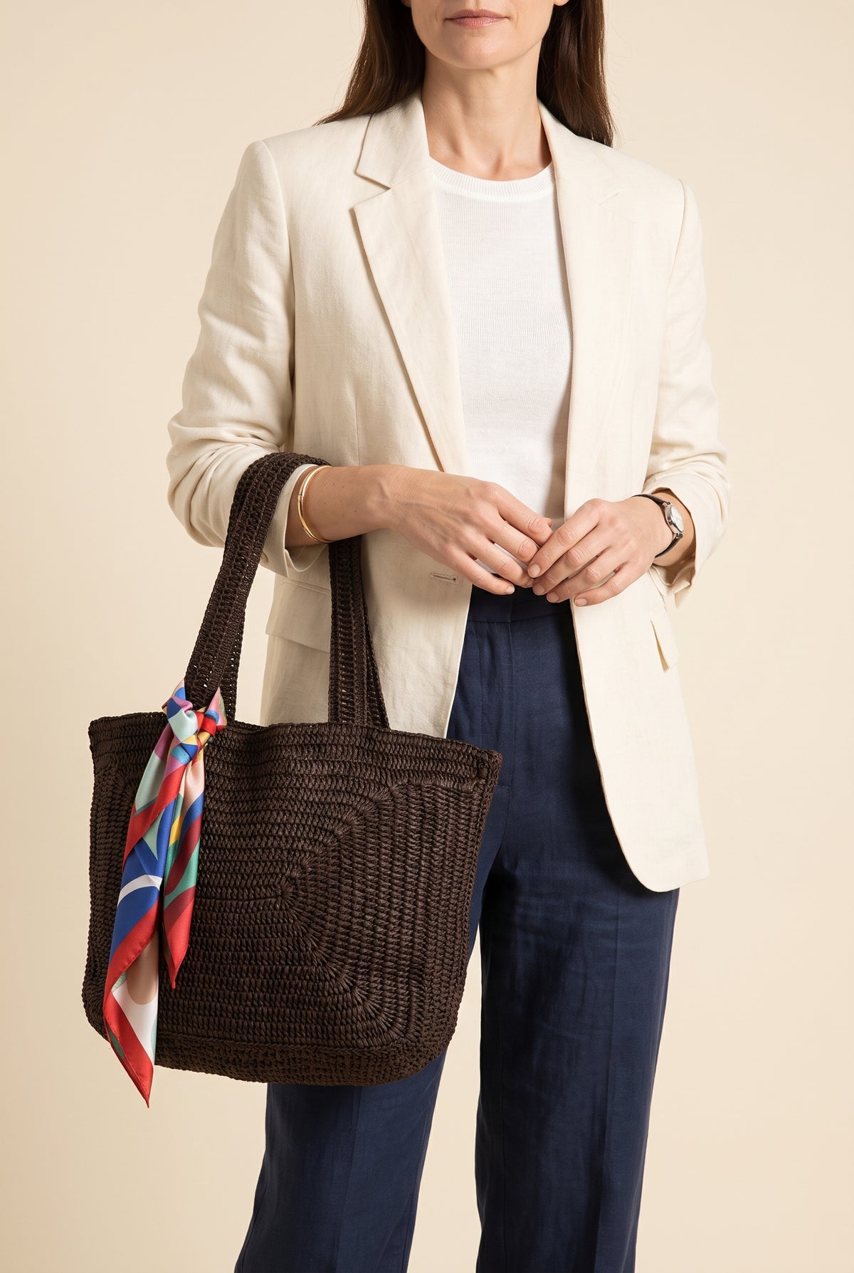 Sac de plage Hannie en corde de papier tressée, vue portée