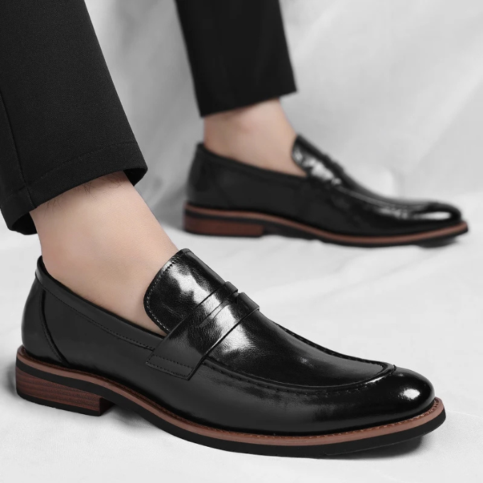 Les chaussures en cuir Metro classiques