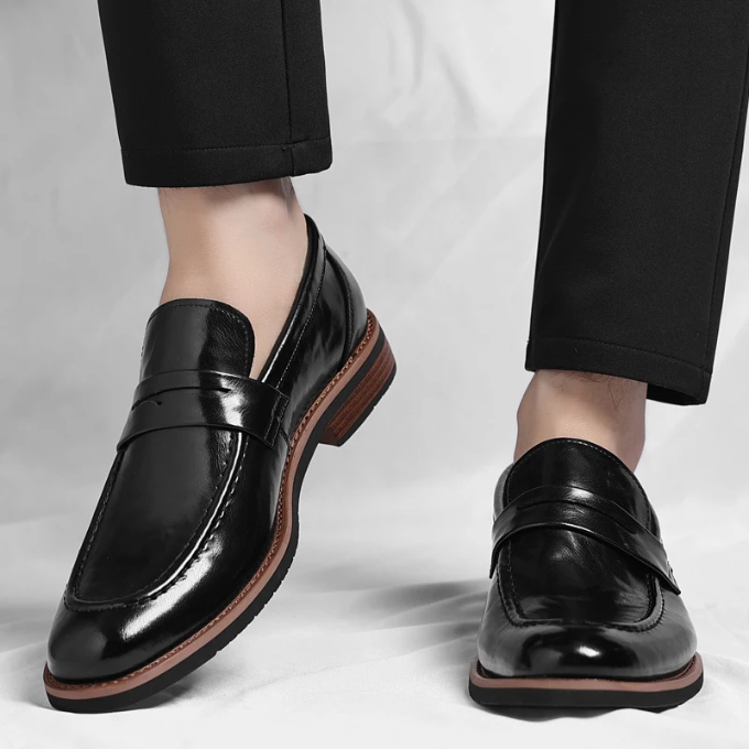 Les chaussures en cuir Metro classiques