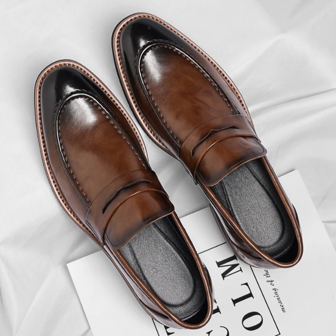 Les chaussures en cuir Metro classiques