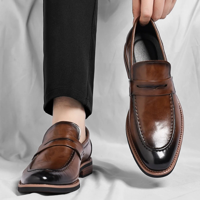 Les chaussures en cuir Metro classiques