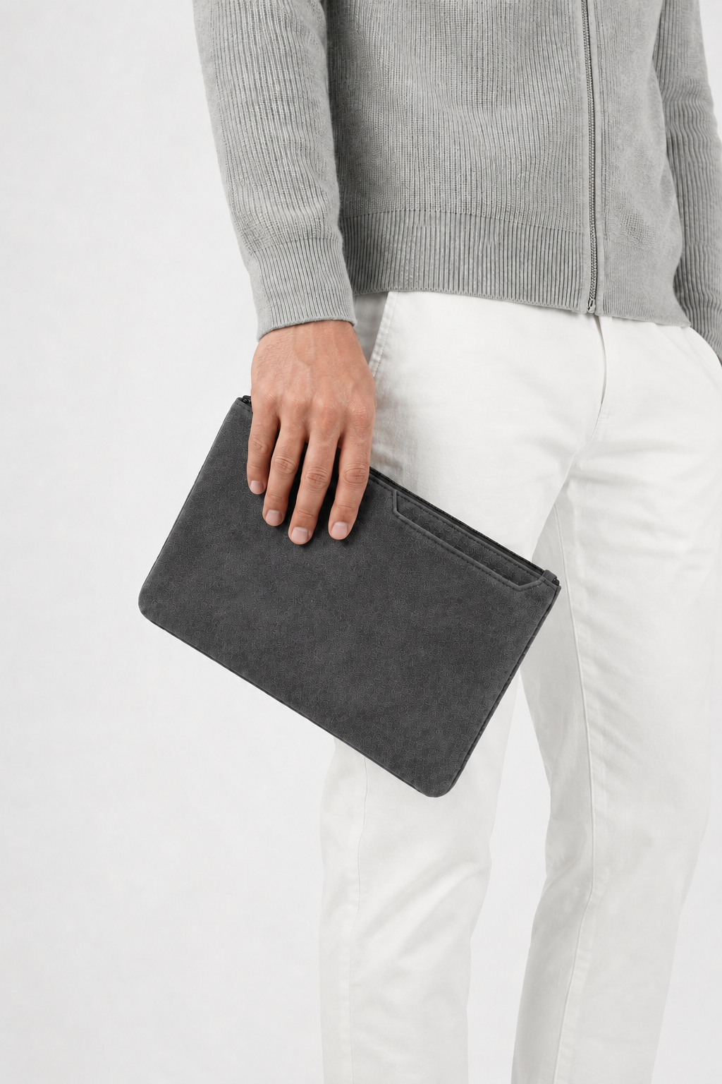 Pochette Alcantara Gris Anthracite — profil