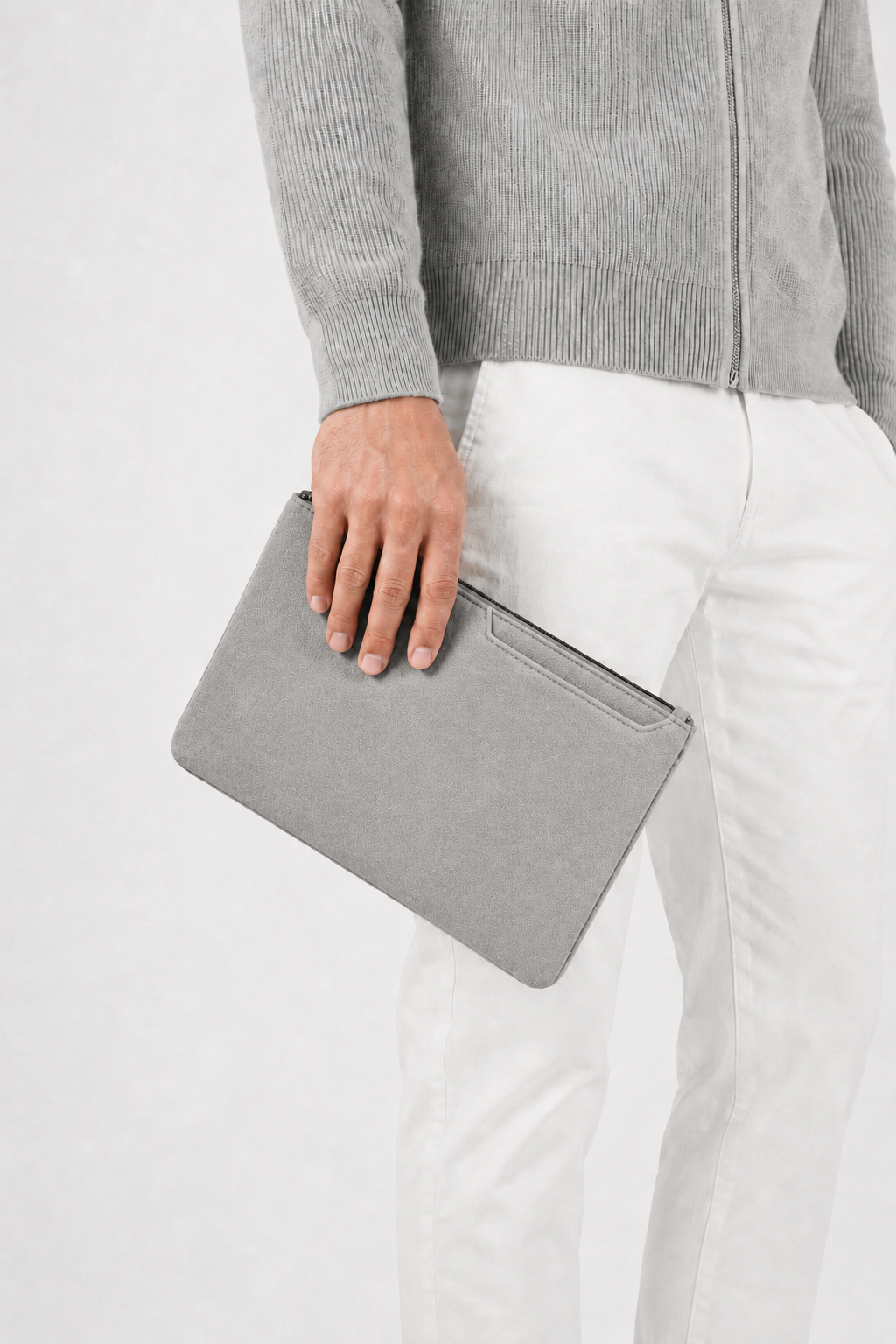 Pochette Alcantara Gris Perle — profil