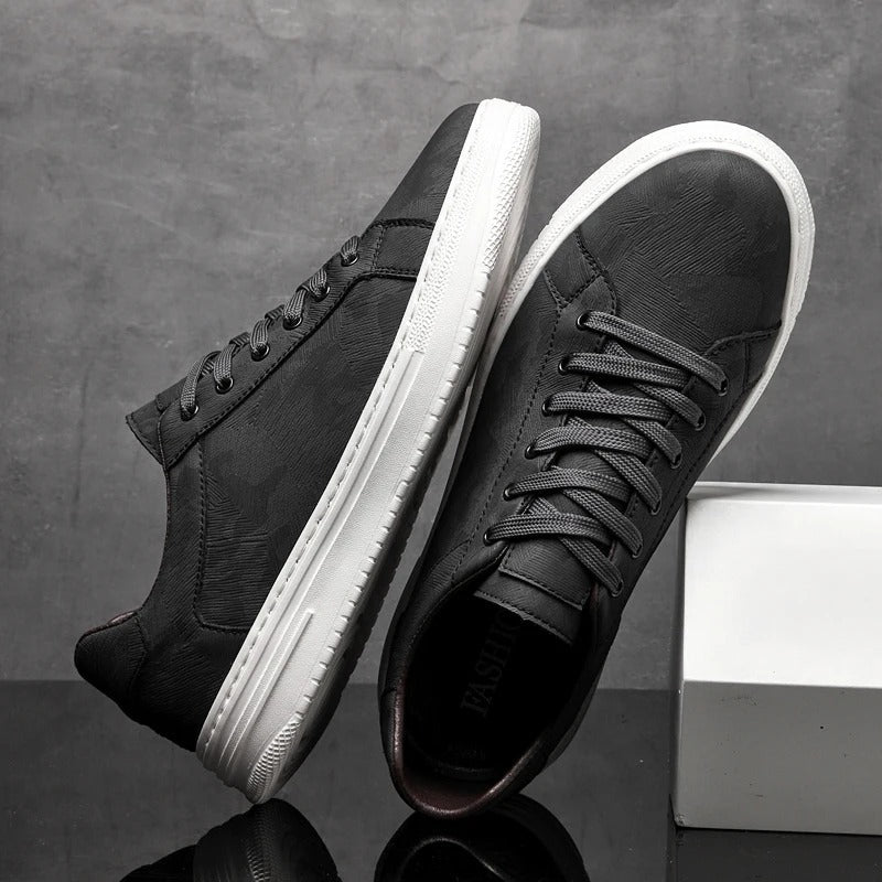 Belmont Classic Sneaker — portée