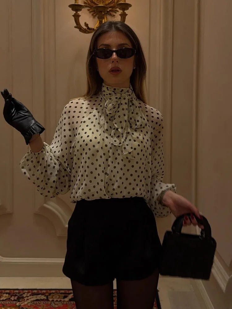 Sofia Blouse à col montant à pois