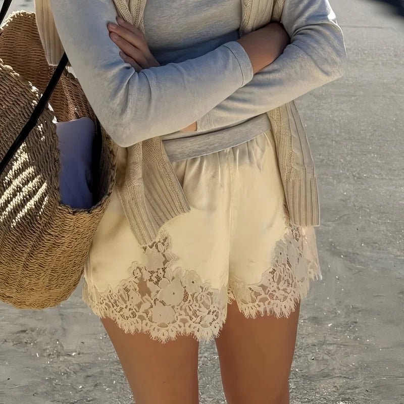 Short Janice en satin et dentelle