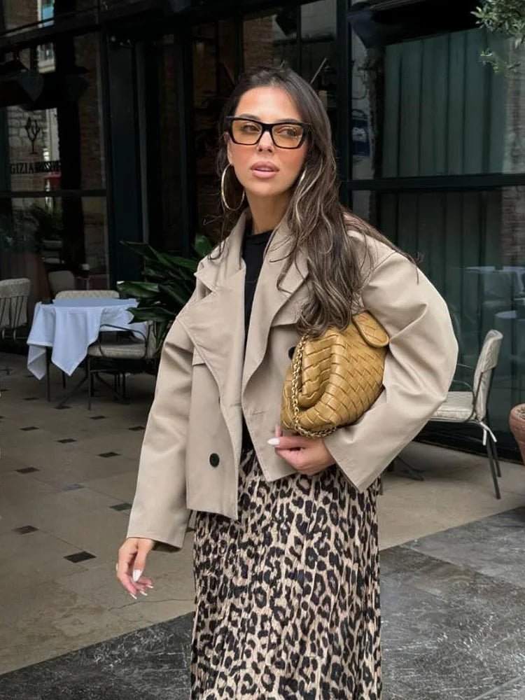 Dhelia Trench court