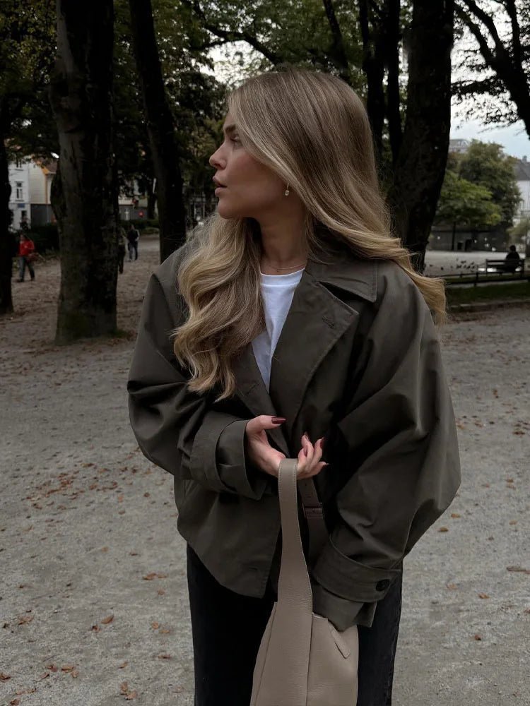 Dhelia Trench court