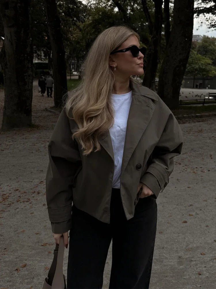 Dhelia Trench court