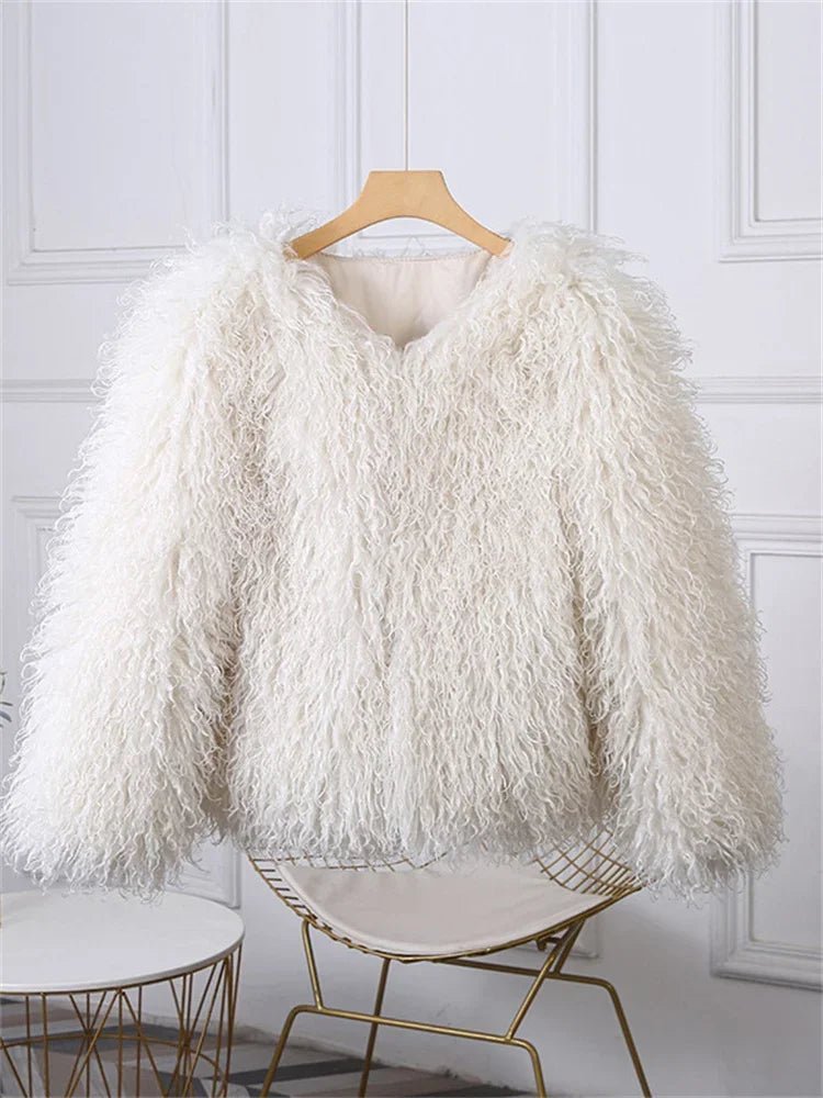 Manteau court Elsie en fausse fourrure duveteuse