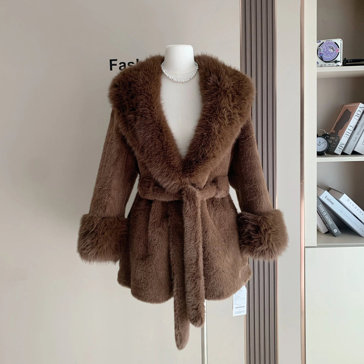 Manteau Jessa avec bordure en fausse fourrure