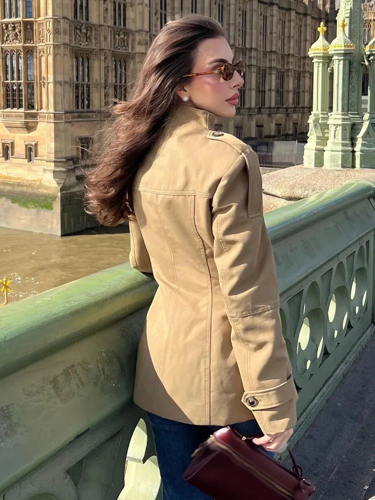 Veste cintrée à col montant Petunia