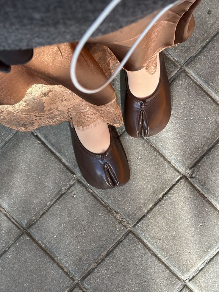 Ballerines Elizabeth à bout fendu