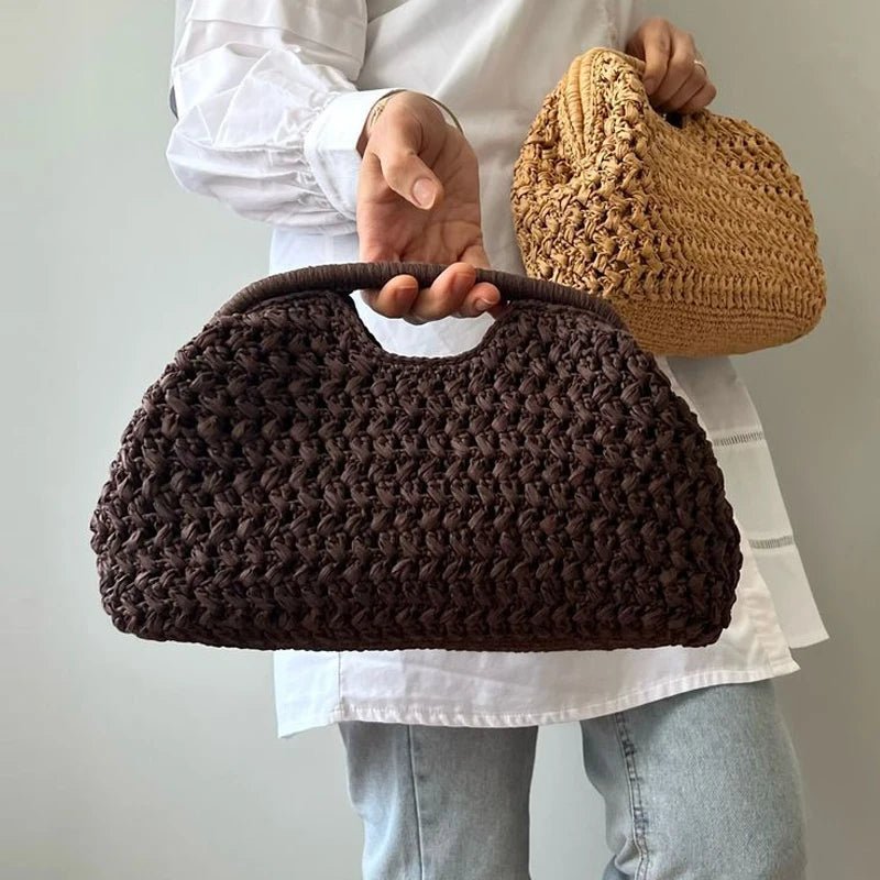 Pochette Celeste en paille tressée avec coquillage