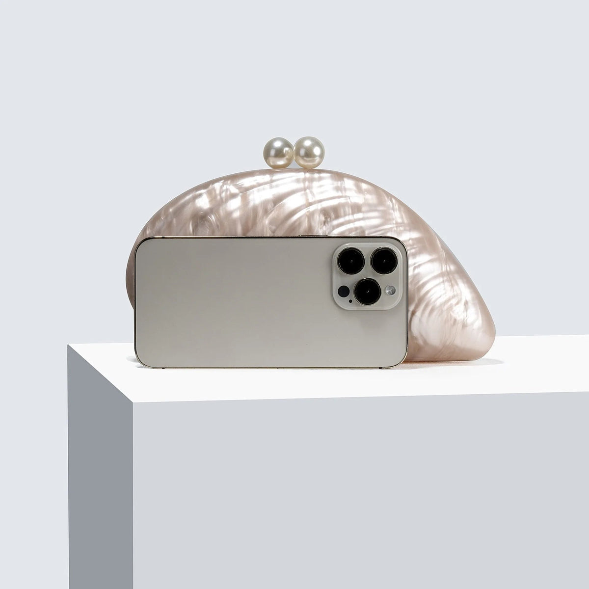Pochette Valentina en forme de coquillage