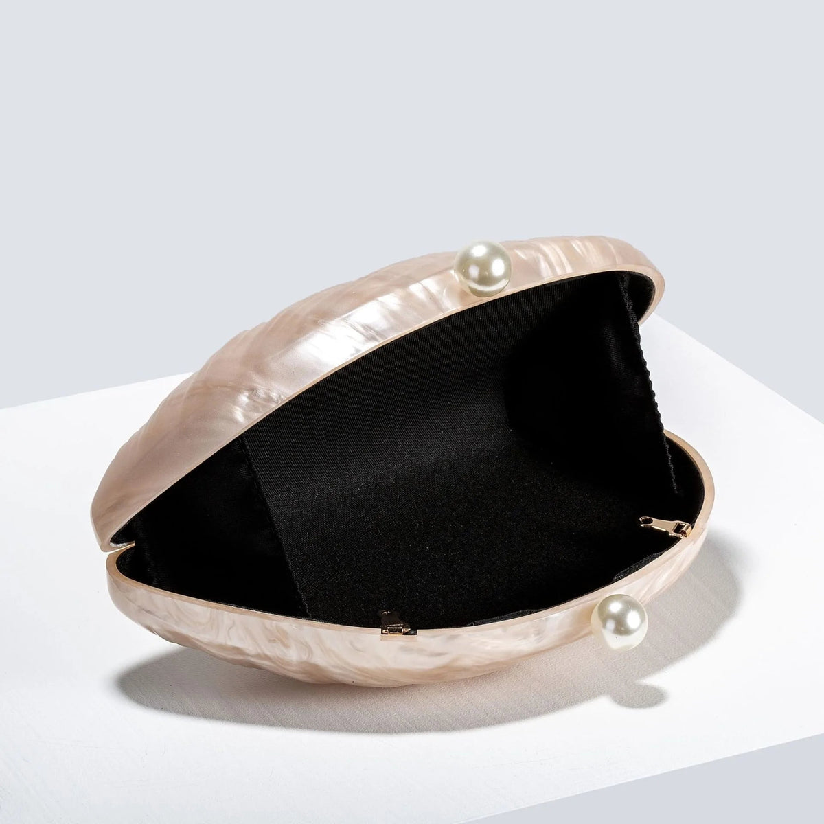 Pochette Valentina en forme de coquillage