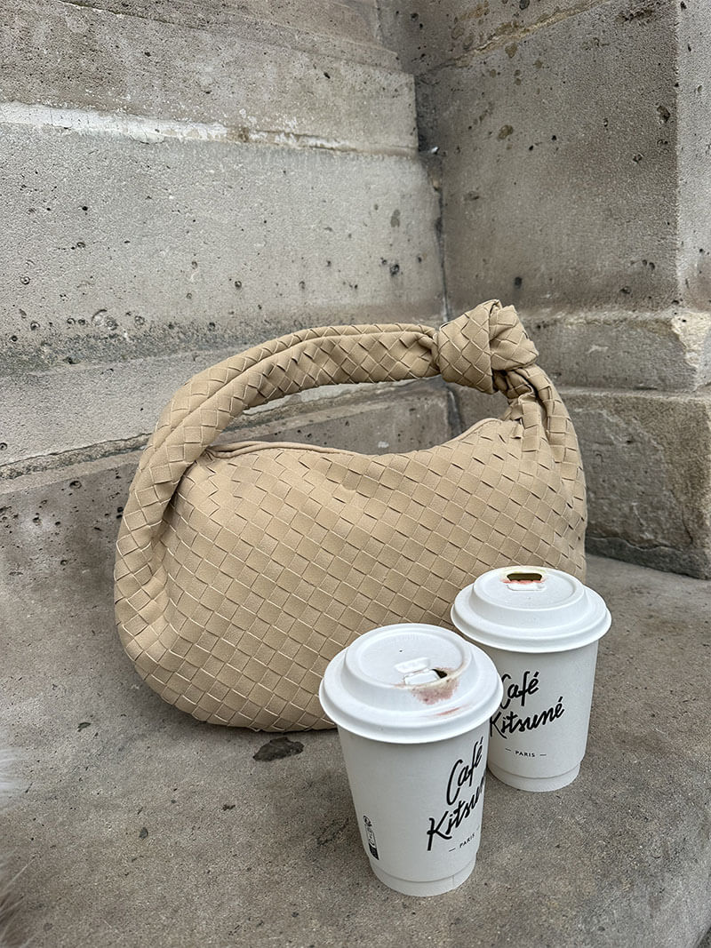 Sac bandoulière moyen en daim tressé
