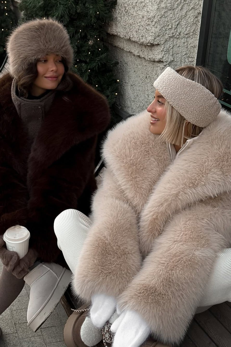 Manteau en fausse fourrure à col bouffant Emilie