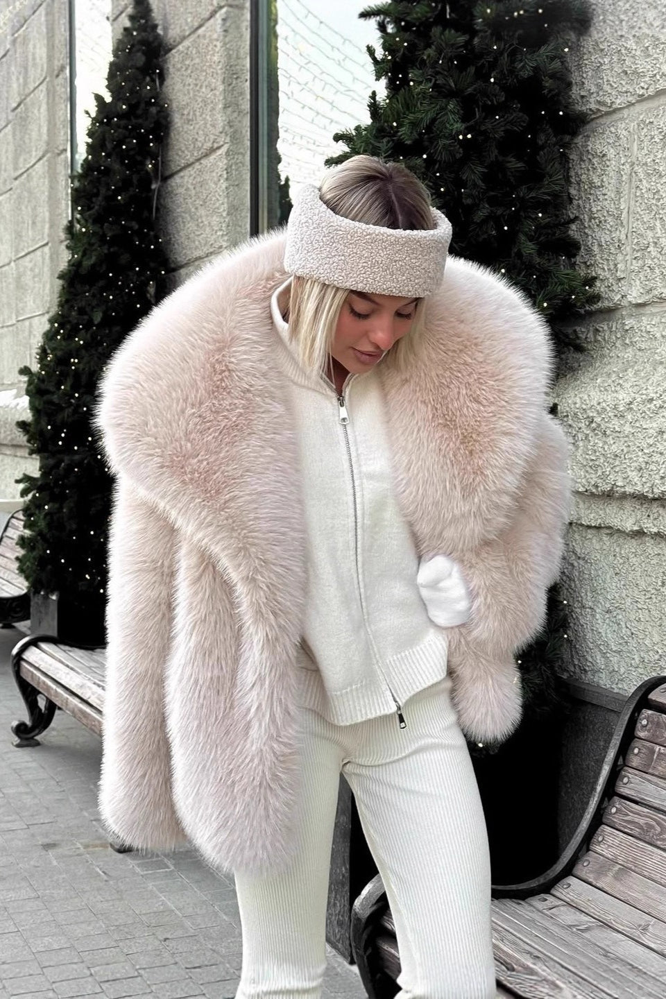 Manteau en fausse fourrure à col bouffant Emilie