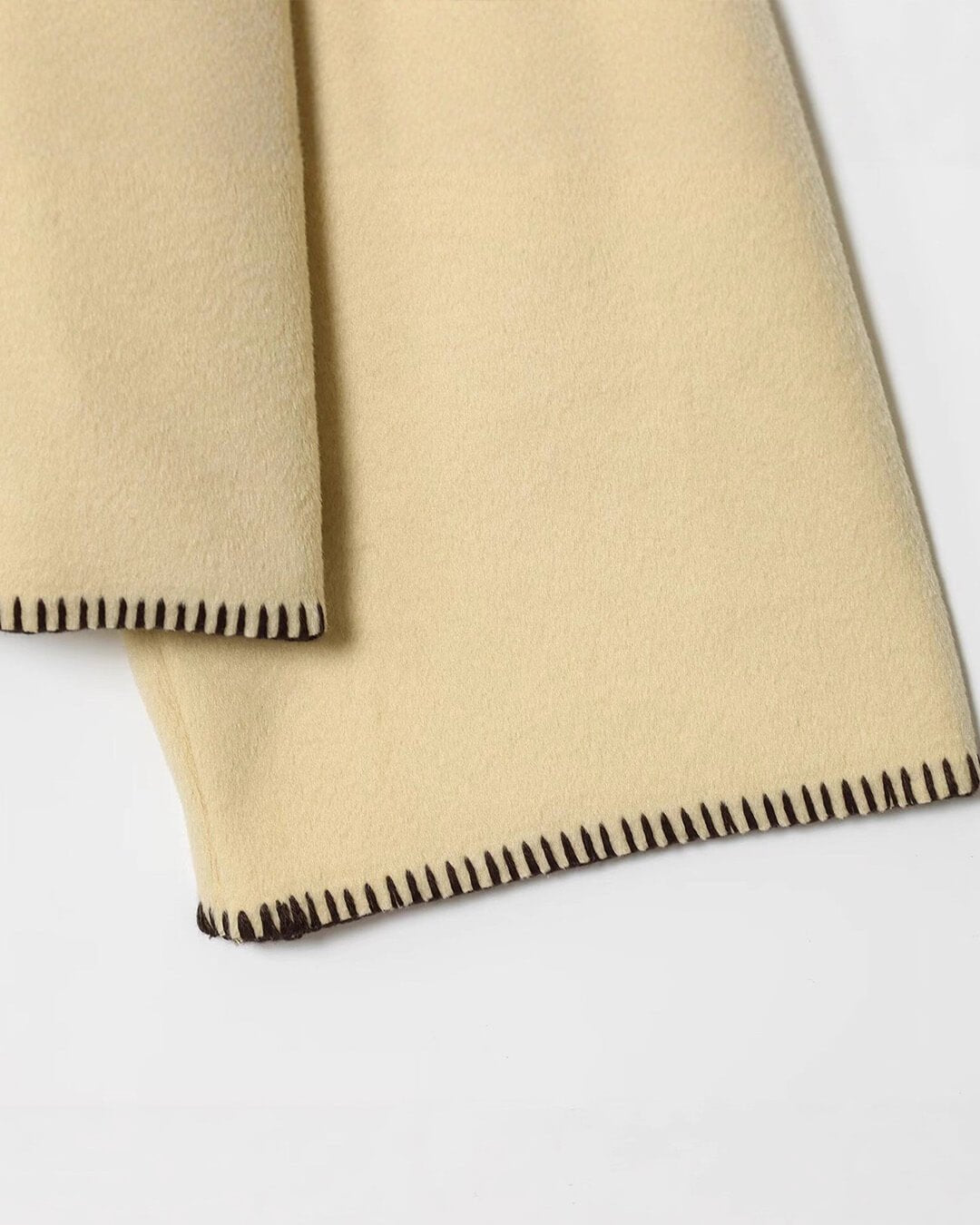 Veste Emily à col montant avec boutons