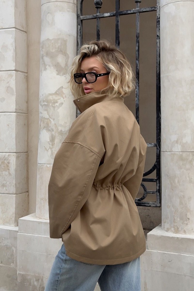 Trench Eva avec cordon de serrage réglable