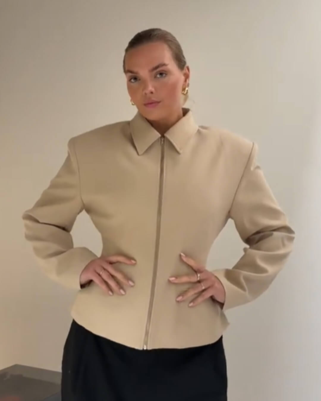 Veste Hazeline avec fermeture éclair et taille froncée