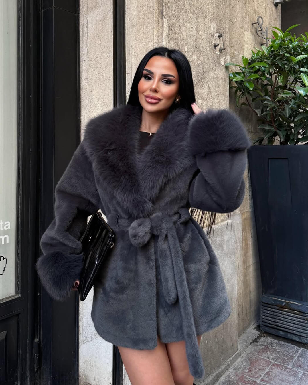 Manteau Jessa avec bordure en fausse fourrure