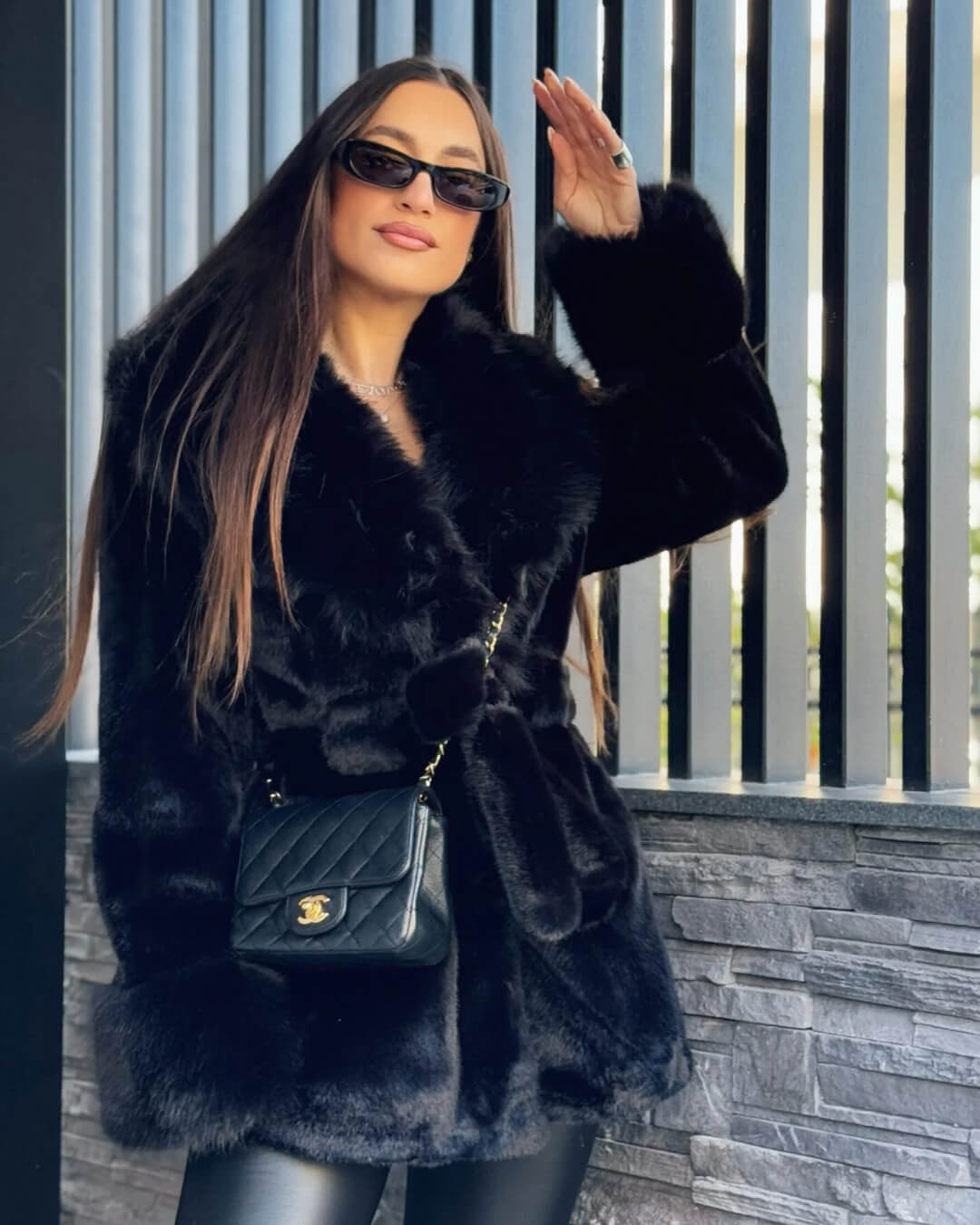 Manteau Jessa avec bordure en fausse fourrure