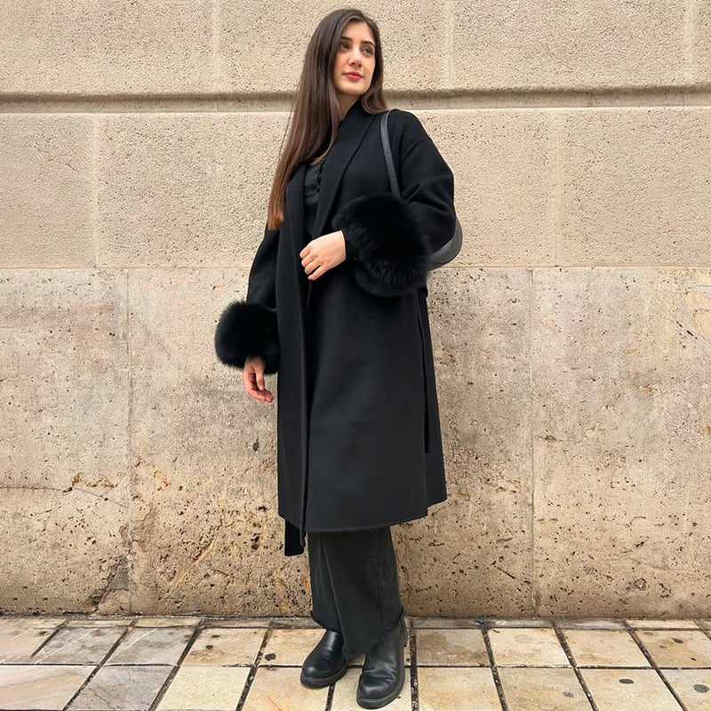 Manteau en laine avec poignets en fourrure de renard