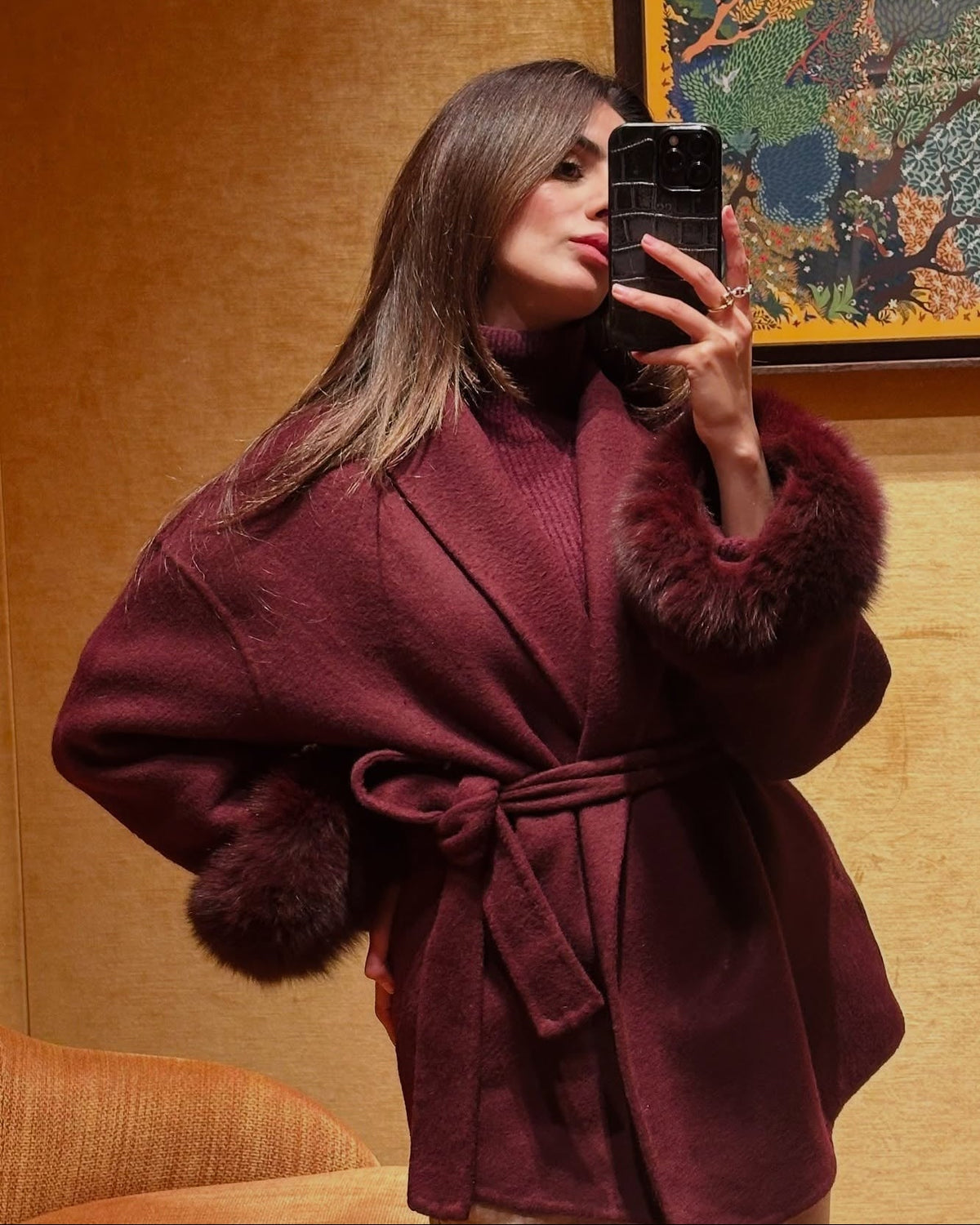 Manteau en laine avec poignets en fourrure de renard