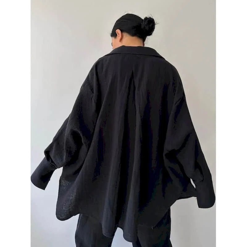Ensemble français composé d’une chemise à revers à manches longues et d’un pantalon