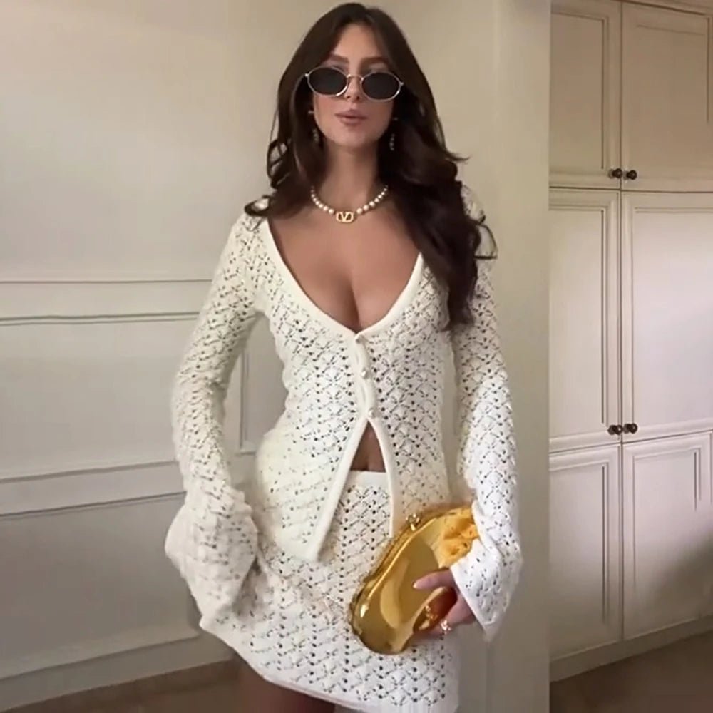 Ensemble Jaycee avec cardigan en maille et mini-jupe