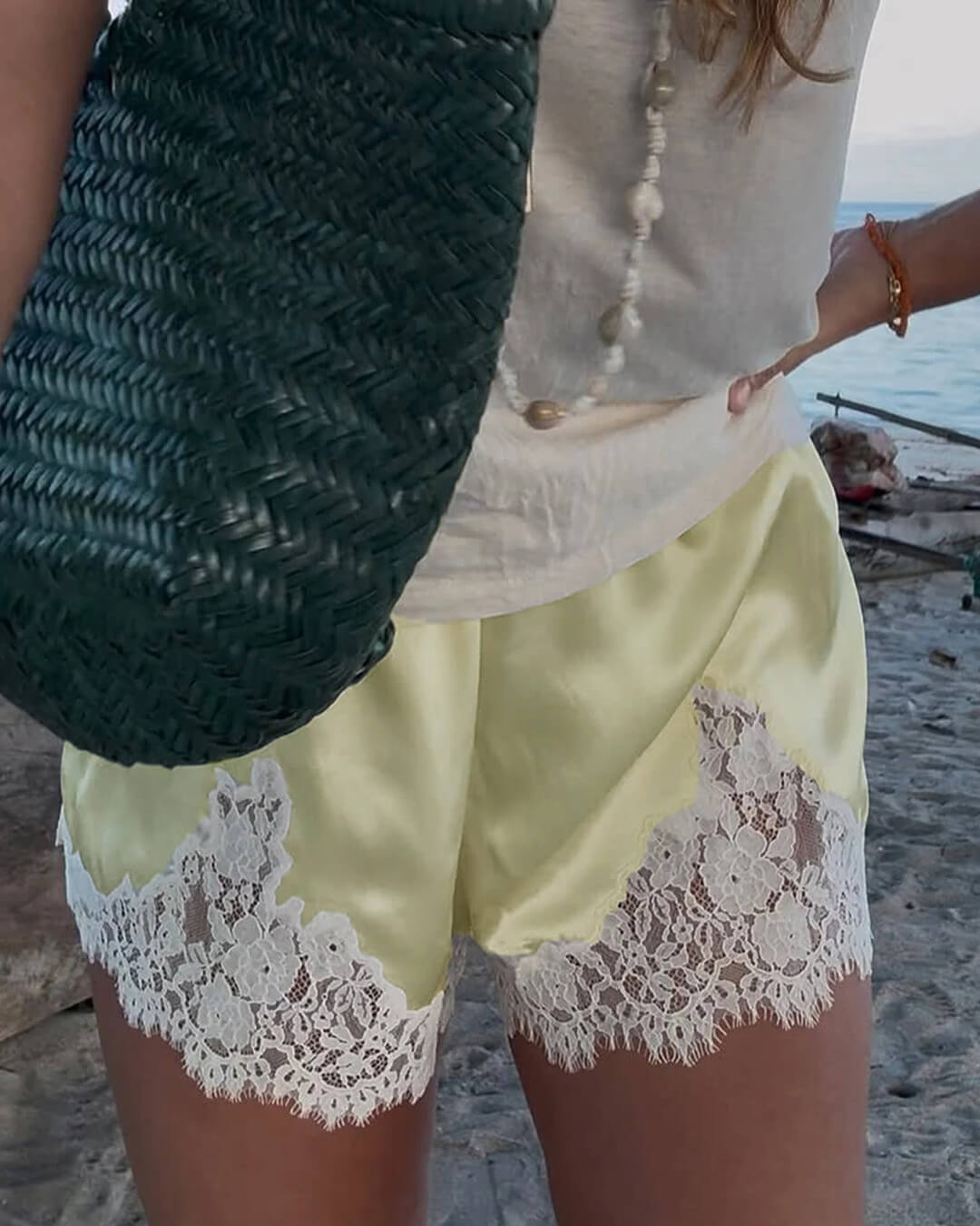 Short en satin avec dentelle Shaina