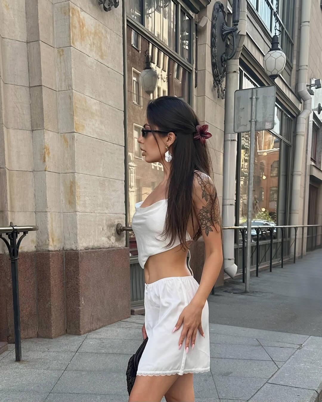 Mini-jupe Johana satinée avec dentelle