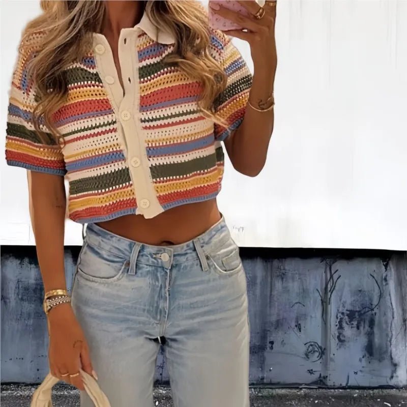 Ensemble Jasmin composé d’un pull court en crochet et d’un short