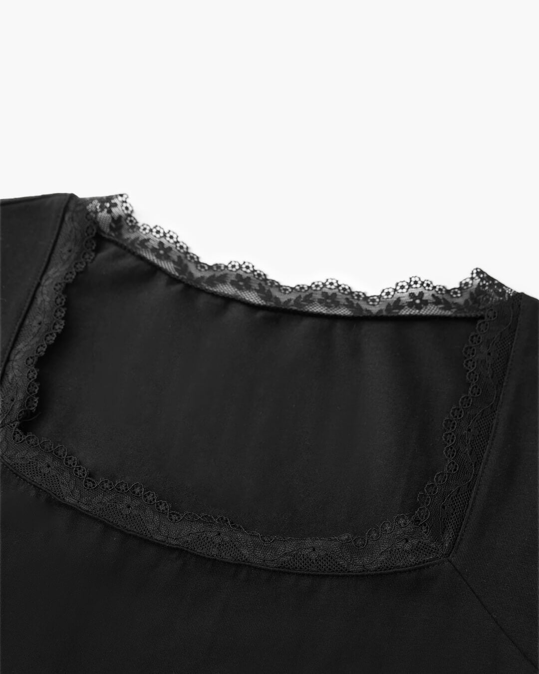 Blouse Jackie en dentelle avec décolleté carré