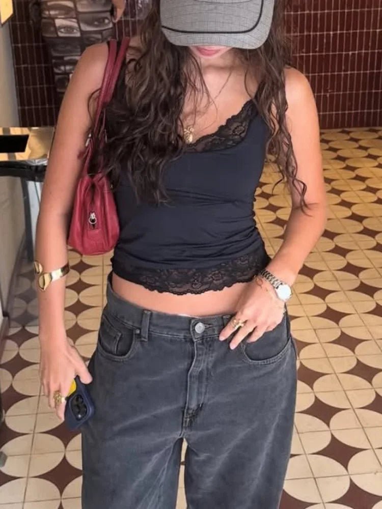 Top Jaelyn à bretelles en dentelle