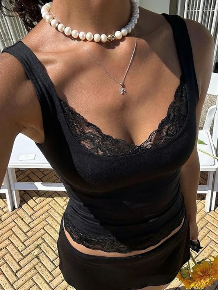 Top Jaelyn à bretelles en dentelle