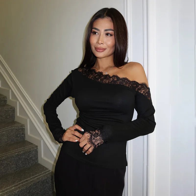 Blouse Lizzy en dentelle à manches longues et à épaule asymétrique