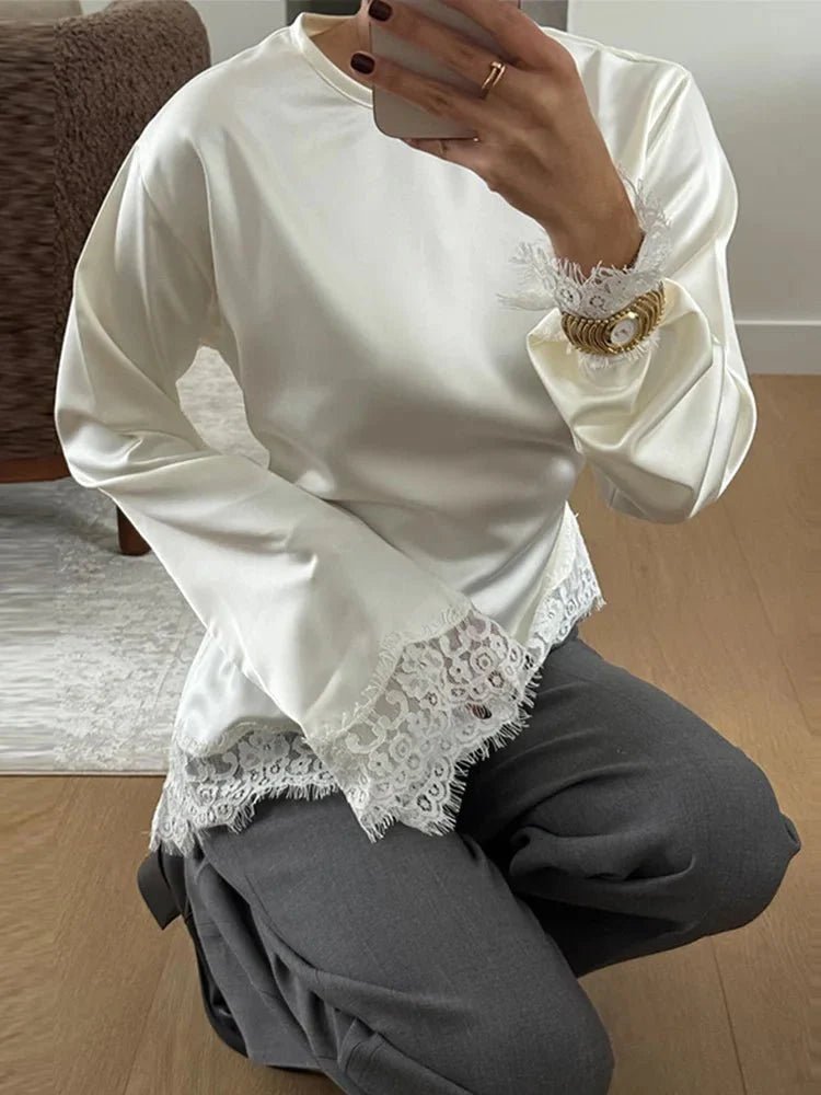 Top Serena satiné en dentelle à manches longues