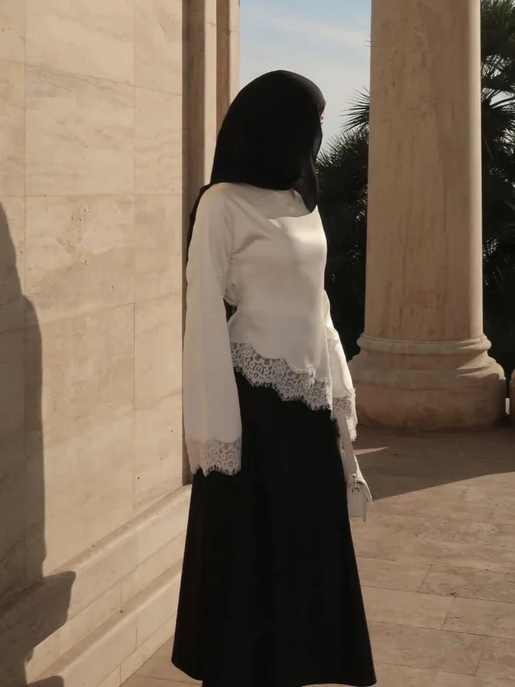 Top Serena satiné en dentelle à manches longues