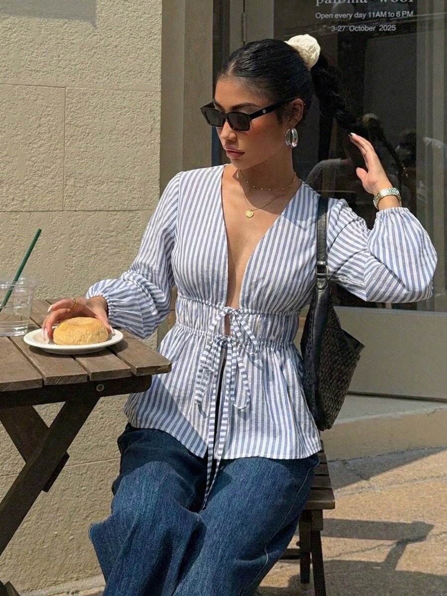 Blouse Yelena rayée avec nœud à l’avant