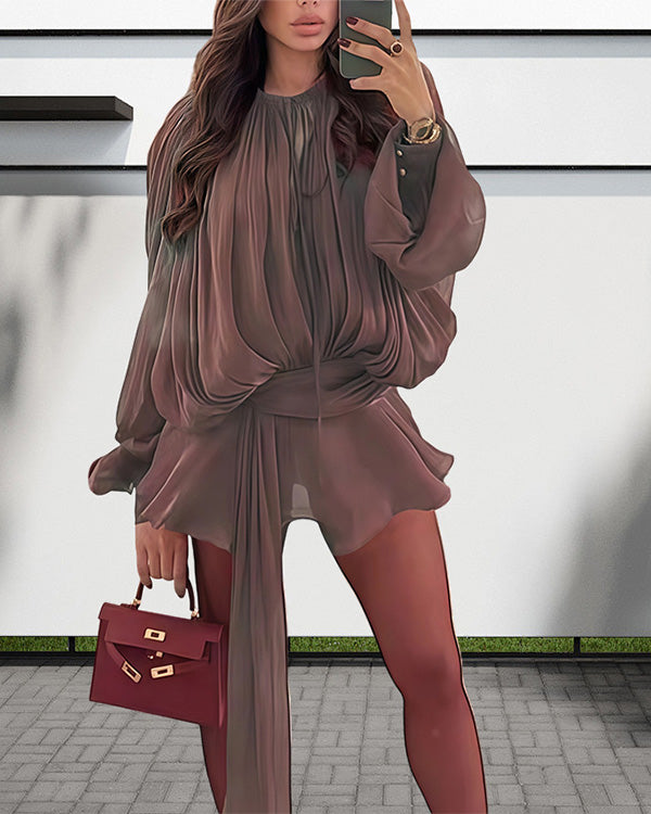 Robe Courte Satinée Asymétrique à Volants