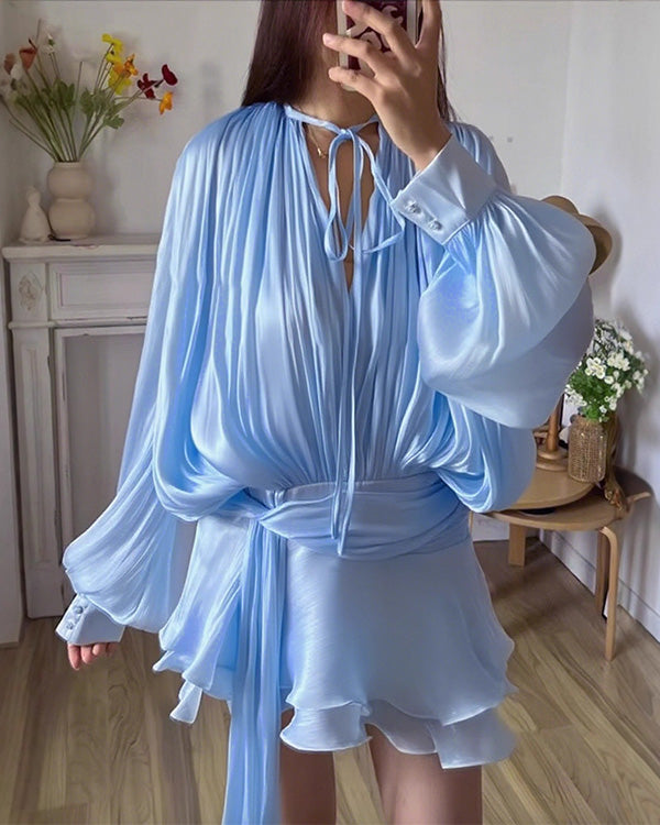 Robe Courte Satinée Asymétrique à Volants