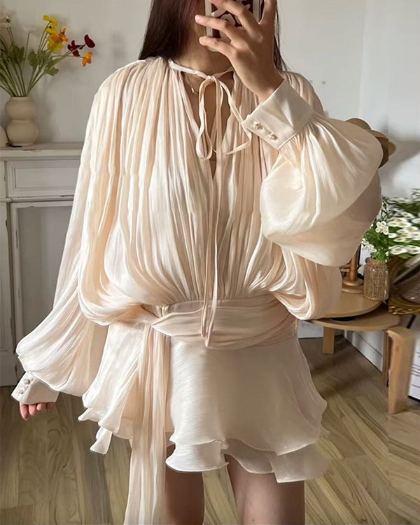 Robe Courte Satinée Asymétrique à Volants
