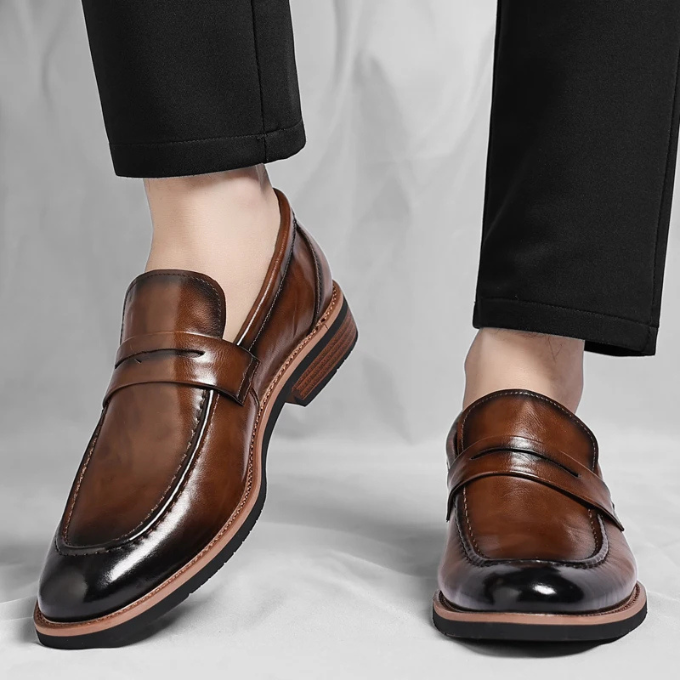 Les chaussures en cuir Metro classiques